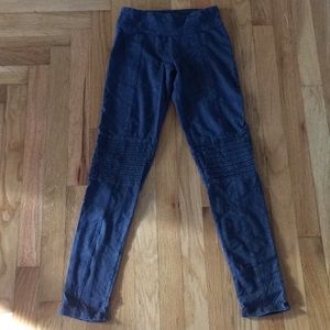 Black Abound Leggings